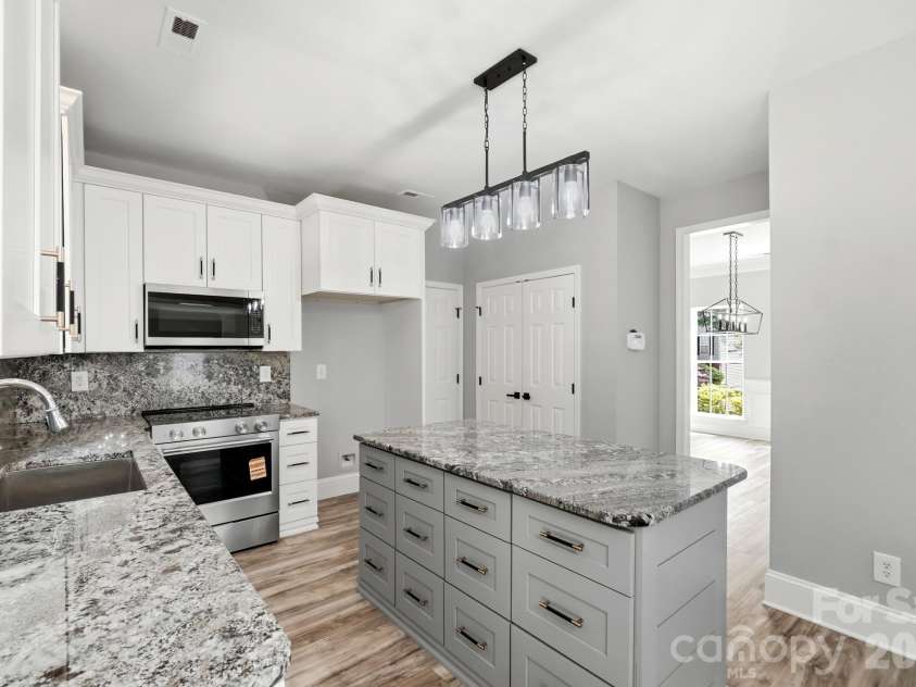1412 Autumn Ridge Lane, Fort Mill, SC 29708.  MLS# CAR4403626, YatesRealty ID 38116. 