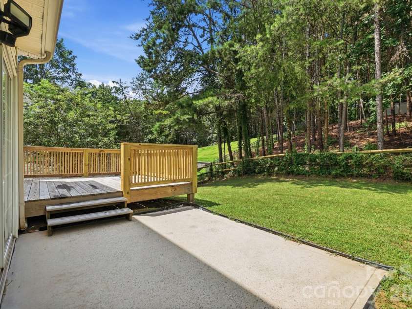 1412 Autumn Ridge Lane, Fort Mill, SC 29708.  MLS# CAR4403626, YatesRealty ID 38116. 