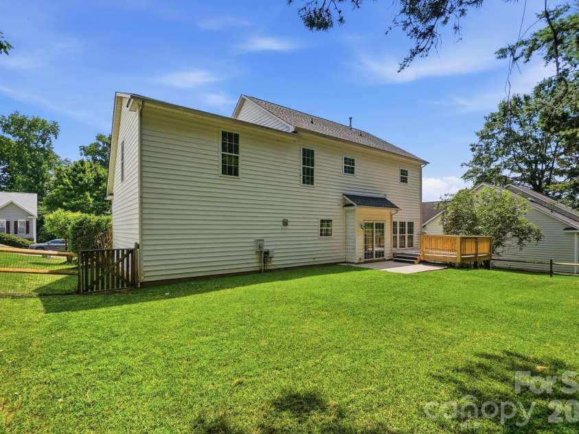 1412 Autumn Ridge Lane, Fort Mill, SC 29708.  MLS# CAR4403626, YatesRealty ID 38116. 