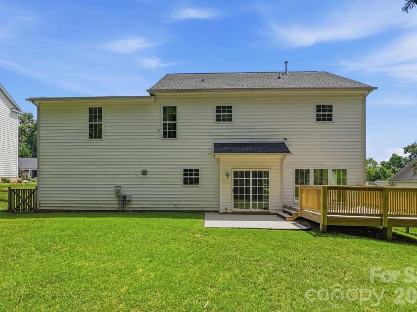1412 Autumn Ridge Lane, Fort Mill, SC 29708.  MLS# CAR4403626, YatesRealty ID 38116. 