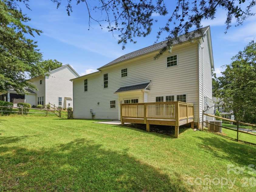 1412 Autumn Ridge Lane, Fort Mill, SC 29708.  MLS# CAR4403626, YatesRealty ID 38116. 