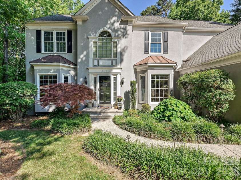 5710 Kinglet Lane, Charlotte, NC 28269.  MLS# CAR4398828, YatesRealty ID 38117. 