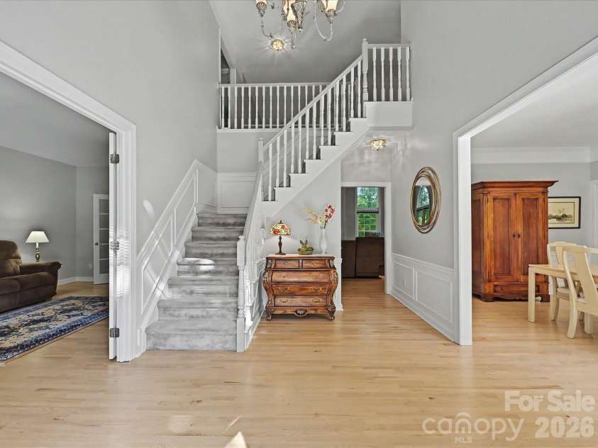 5710 Kinglet Lane, Charlotte, NC 28269.  MLS# CAR4398828, YatesRealty ID 38117. 