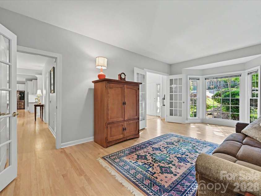 5710 Kinglet Lane, Charlotte, NC 28269.  MLS# CAR4398828, YatesRealty ID 38117. 
