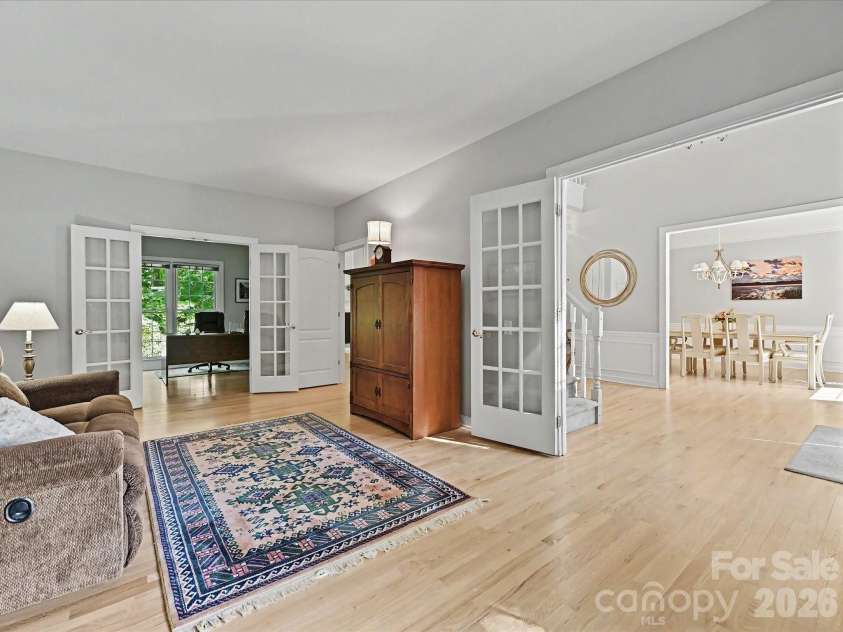 5710 Kinglet Lane, Charlotte, NC 28269.  MLS# CAR4398828, YatesRealty ID 38117. 