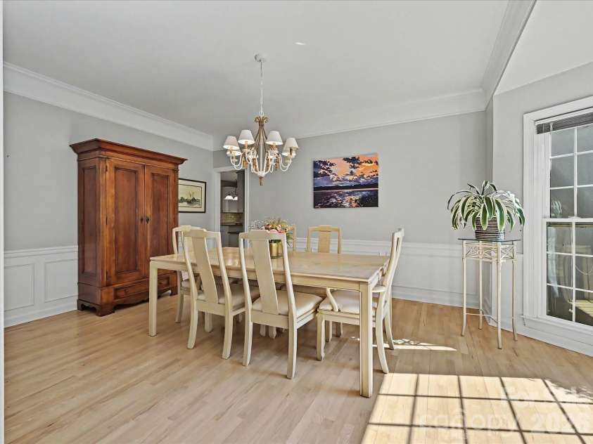 5710 Kinglet Lane, Charlotte, NC 28269.  MLS# CAR4398828, YatesRealty ID 38117. 