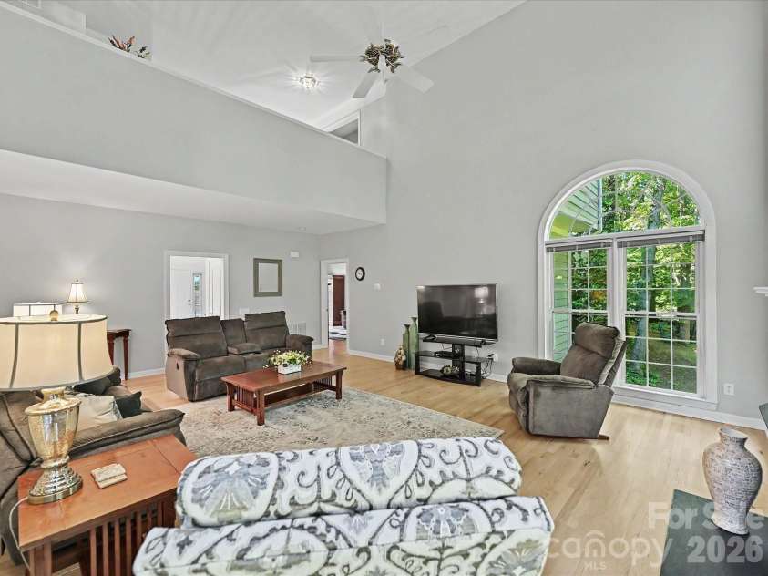 5710 Kinglet Lane, Charlotte, NC 28269.  MLS# CAR4398828, YatesRealty ID 38117. 