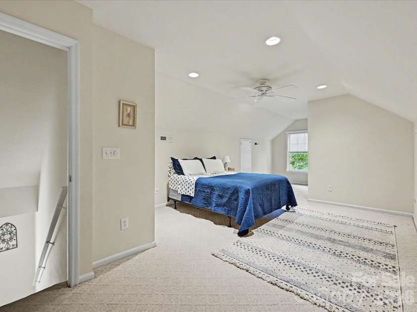 5710 Kinglet Lane, Charlotte, NC 28269.  MLS# CAR4398828, YatesRealty ID 38117. 