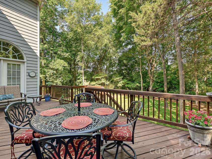 5710 Kinglet Lane, Charlotte, NC 28269.  MLS# CAR4398828, YatesRealty ID 38117. 