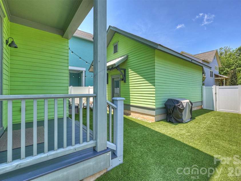 232 Coneflower Place, Fort Mill, SC 29708.  MLS# CAR4401204, YatesRealty ID 38119. 