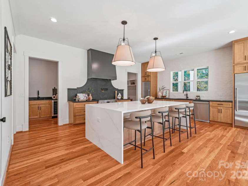 132 Sardis Lane, Charlotte, NC 28270.  MLS# CAR4320074, YatesRealty ID 3812. 