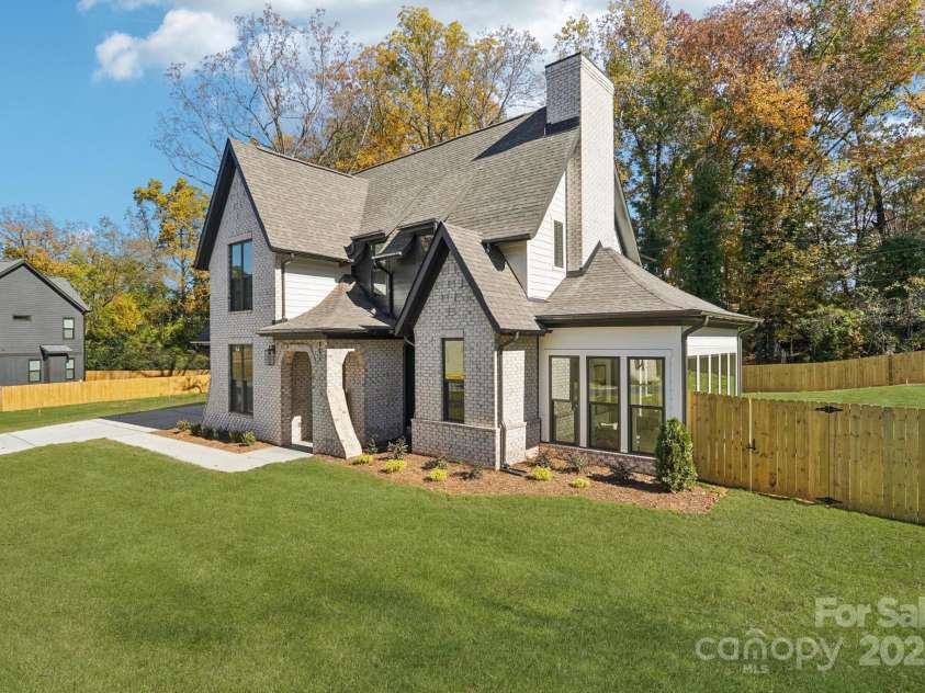 132 Sardis Lane, Charlotte, NC 28270.  MLS# CAR4320074, YatesRealty ID 3812. 