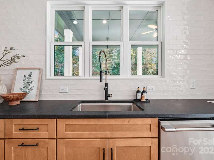 132 Sardis Lane, Charlotte, NC 28270.  MLS# CAR4320074, YatesRealty ID 3812. 