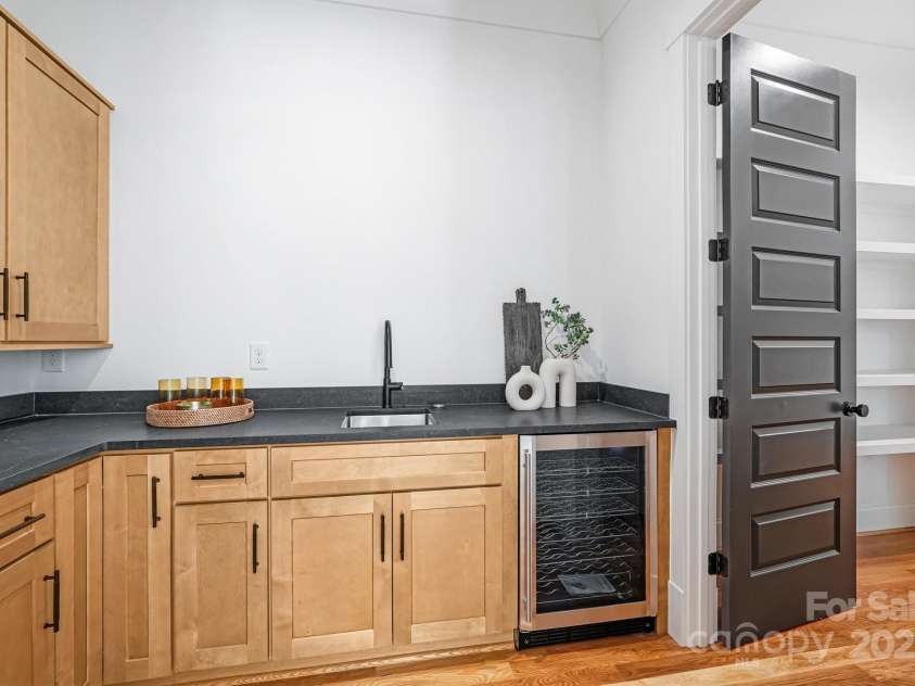 132 Sardis Lane, Charlotte, NC 28270.  MLS# CAR4320074, YatesRealty ID 3812. 