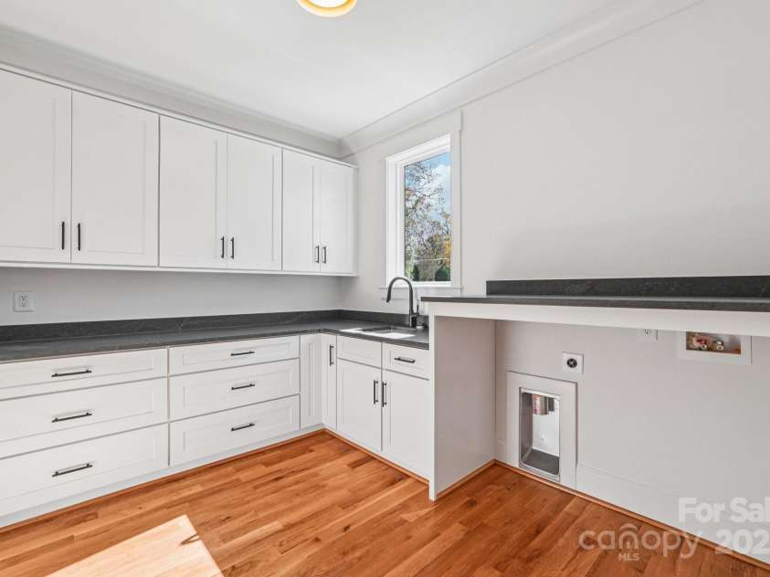 132 Sardis Lane, Charlotte, NC 28270.  MLS# CAR4320074, YatesRealty ID 3812. 