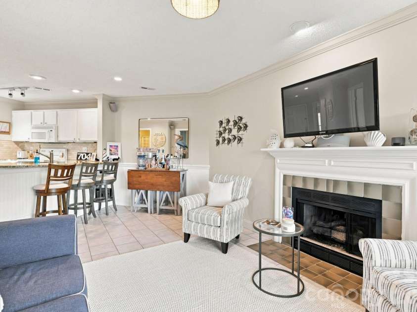 2135 Regatta Lane, Denver, NC 28037.  MLS# CAR4401238, YatesRealty ID 3812. Great Room with Fireplace
