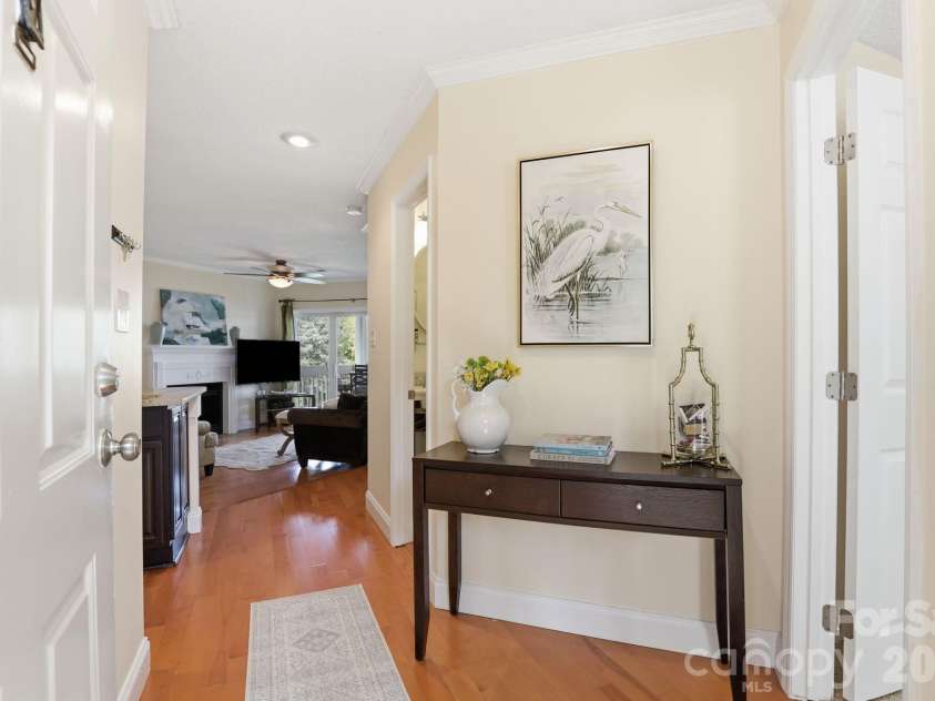 2135 Regatta Lane, Denver, NC 28037.  MLS# CAR4416821, YatesRealty ID 3812. Entry