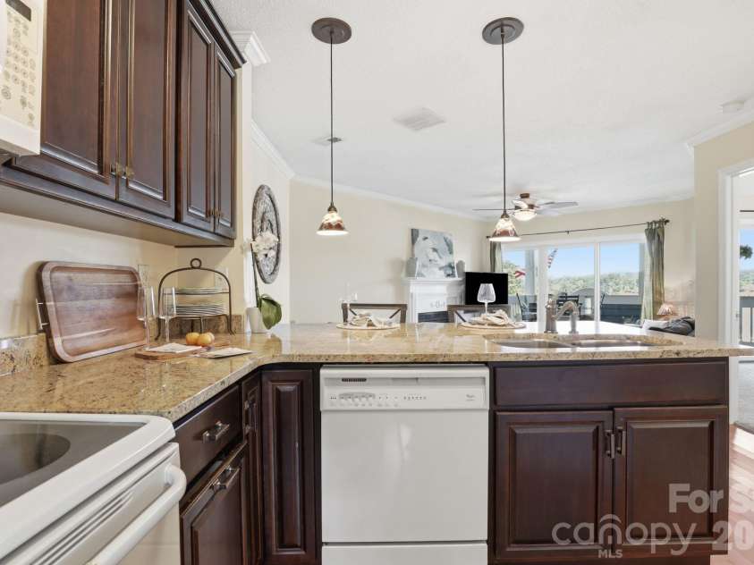 2135 Regatta Lane, Denver, NC 28037.  MLS# CAR4416821, YatesRealty ID 3812. Kitchen