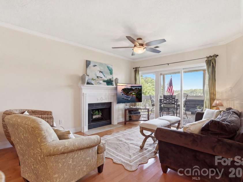 2135 Regatta Lane, Denver, NC 28037.  MLS# CAR4416821, YatesRealty ID 3812. Living Room