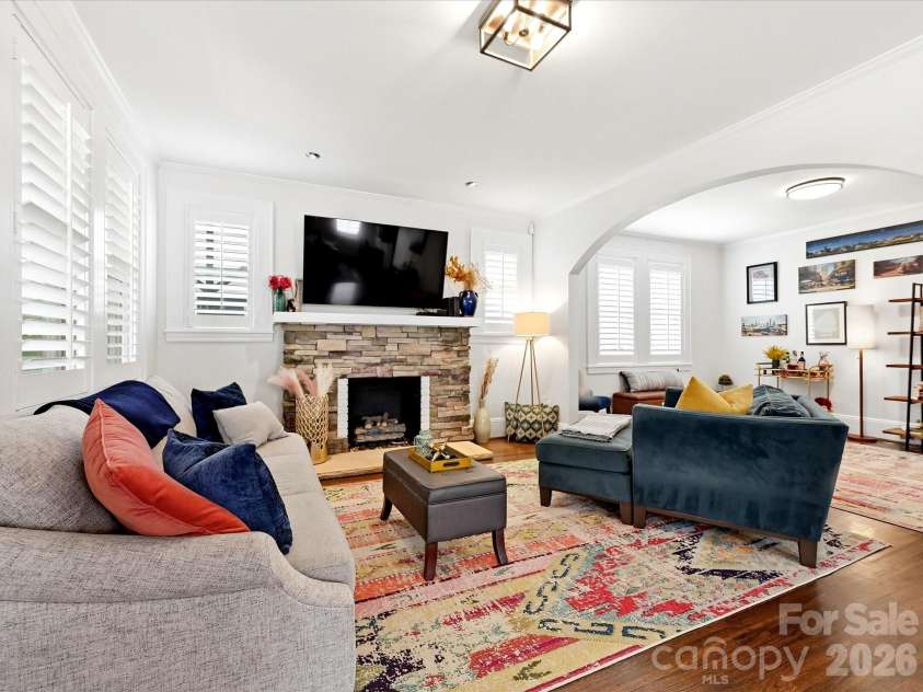 1822 Lombardy Circle, Charlotte, NC 28203.  MLS# CAR4403539, YatesRealty ID 38120. Living room