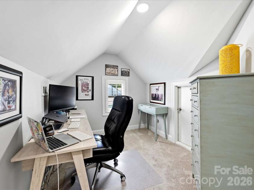 1822 Lombardy Circle, Charlotte, NC 28203.  MLS# CAR4403539, YatesRealty ID 38120. Office in Primary Suite