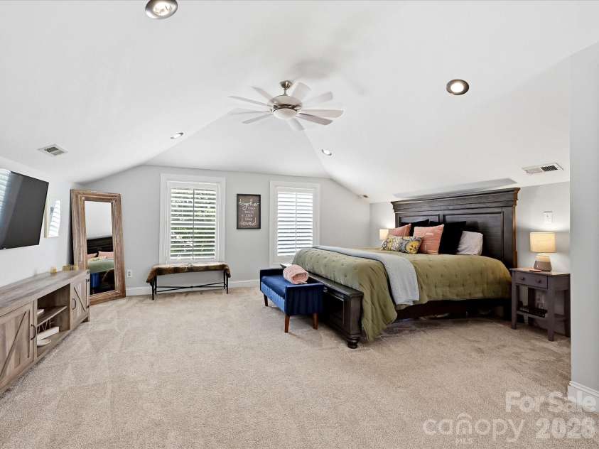 1822 Lombardy Circle, Charlotte, NC 28203.  MLS# CAR4403539, YatesRealty ID 38120. Primary bedroom