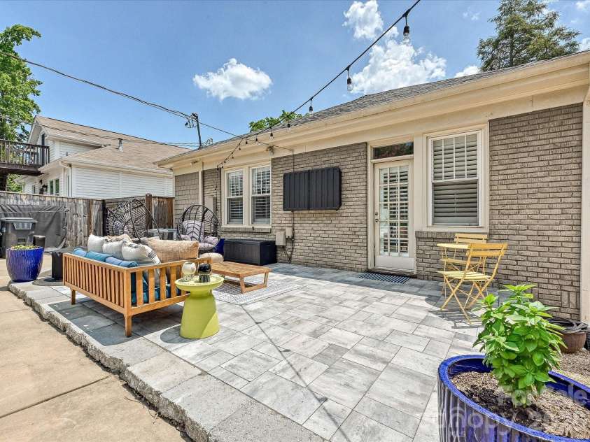 1822 Lombardy Circle, Charlotte, NC 28203.  MLS# CAR4403539, YatesRealty ID 38120. Rear paver patio