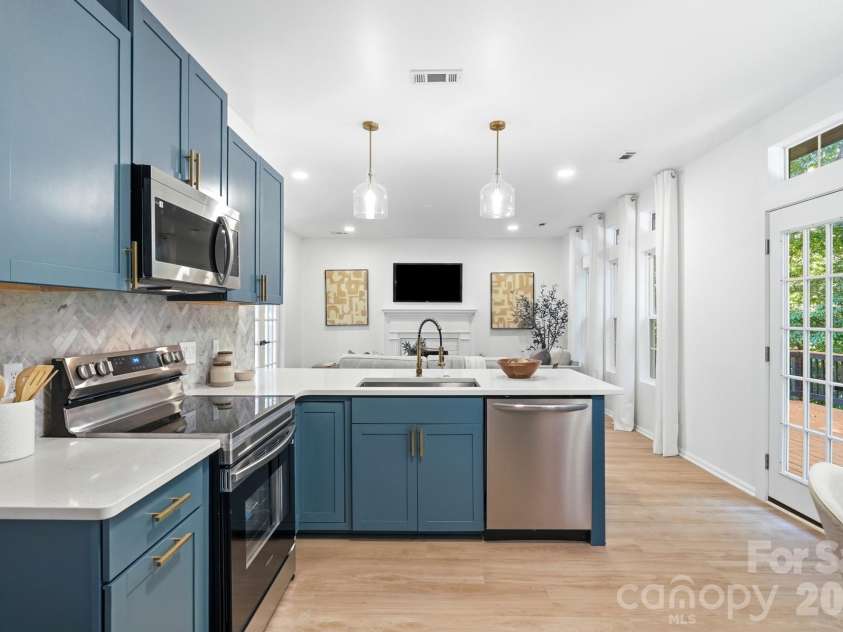 6102 Garamond Court, Charlotte, NC 28270.  MLS# CAR4392122, YatesRealty ID 38121. 