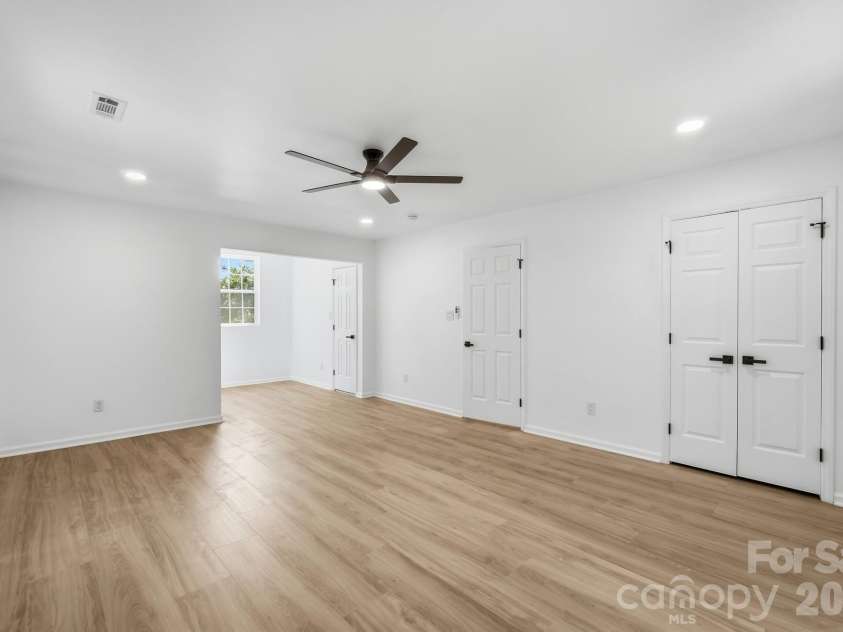 6102 Garamond Court, Charlotte, NC 28270.  MLS# CAR4392122, YatesRealty ID 38121. 