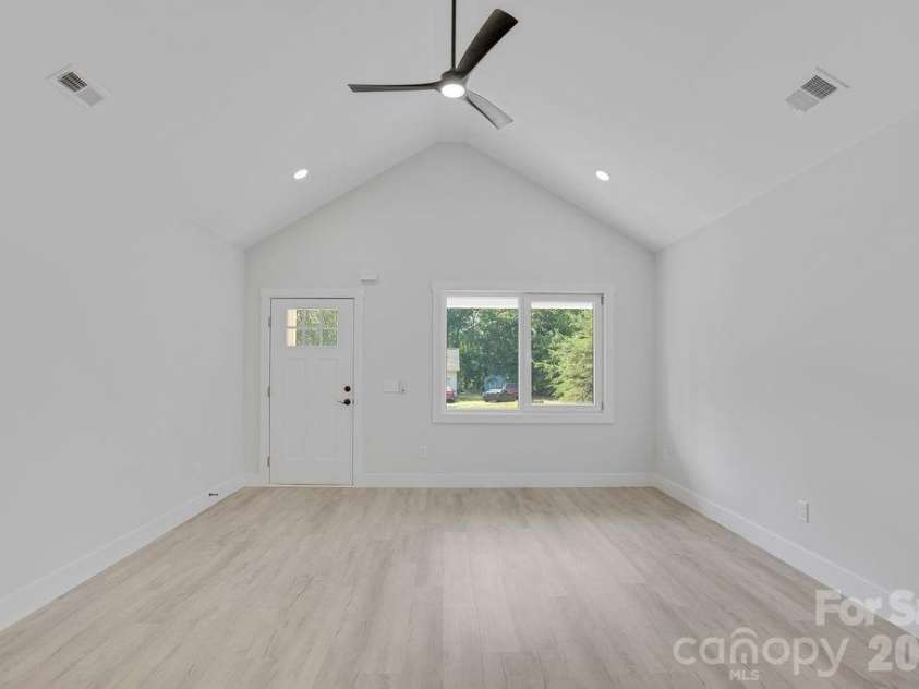 4641 Graybirch Drive, Maiden, NC 28650.  MLS# CAR4402381, YatesRealty ID 38123. 