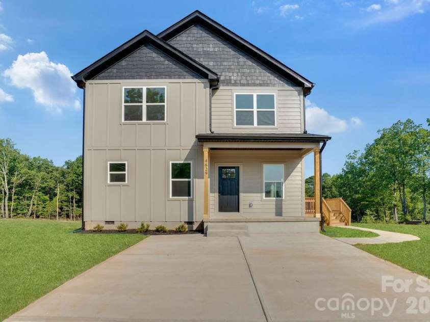 4629 Graybirch Drive, Maiden, NC 28650.  MLS# CAR4402358, YatesRealty ID 38124. 
