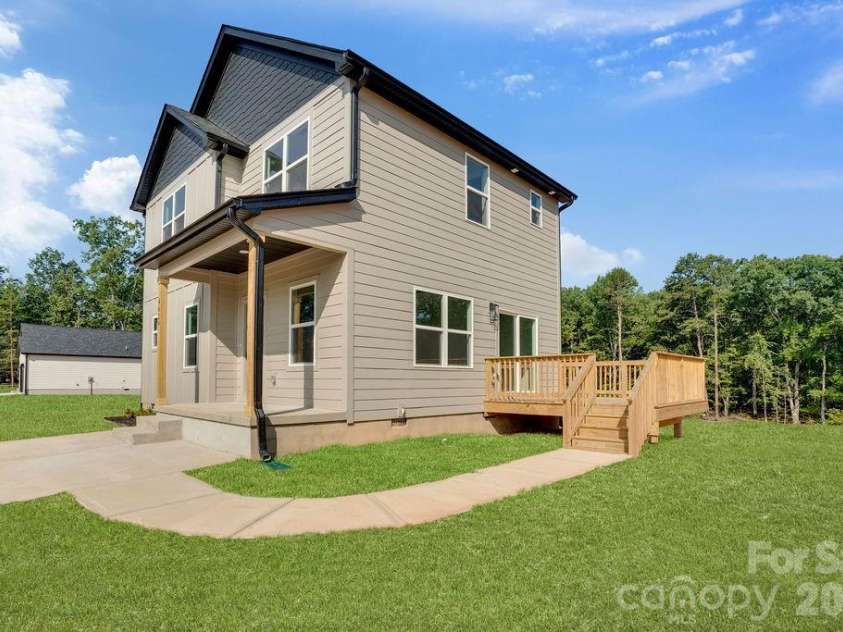 4629 Graybirch Drive, Maiden, NC 28650.  MLS# CAR4402358, YatesRealty ID 38124. 