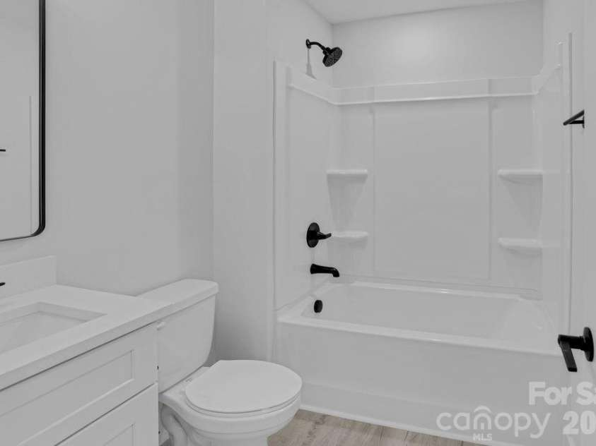 4629 Graybirch Drive, Maiden, NC 28650.  MLS# CAR4402358, YatesRealty ID 38124. 