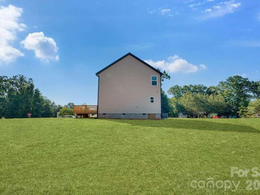 4629 Graybirch Drive, Maiden, NC 28650.  MLS# CAR4402358, YatesRealty ID 38124. 