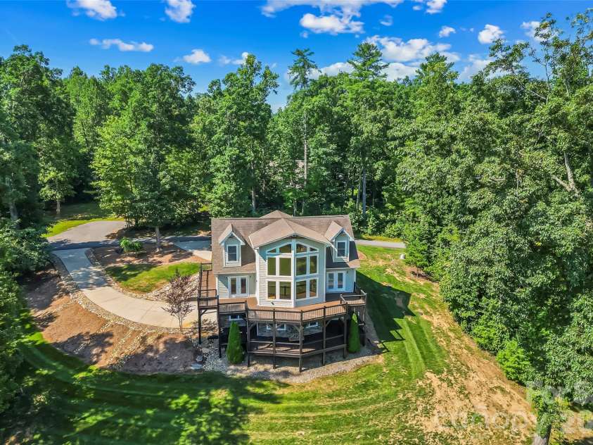 94 Fairway Drive, Nebo, NC 28761.  MLS# CAR4404522, YatesRealty ID 38125. 