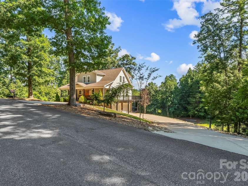 94 Fairway Drive, Nebo, NC 28761.  MLS# CAR4404522, YatesRealty ID 38125. 