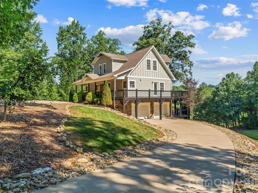 94 Fairway Drive, Nebo, NC 28761.  MLS# CAR4404522, YatesRealty ID 38125. 