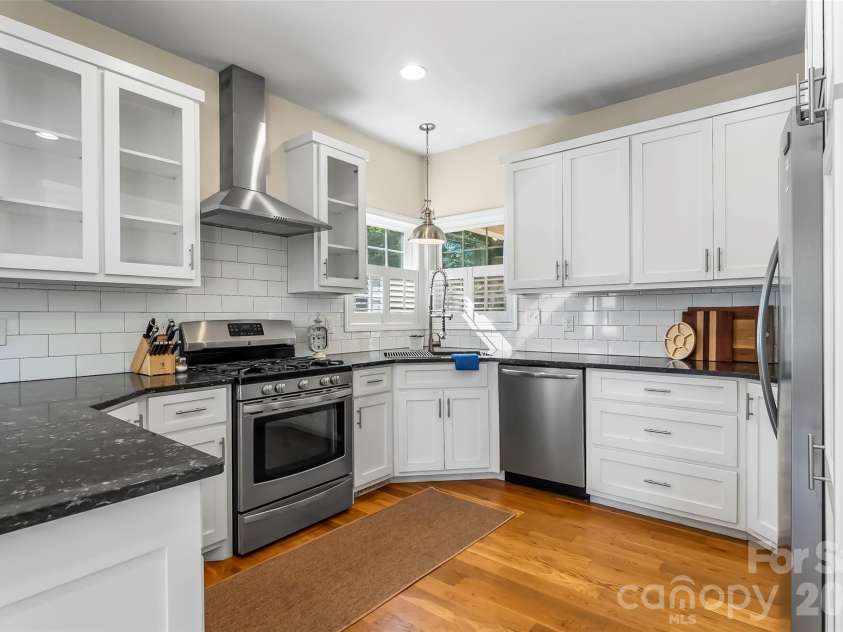 94 Fairway Drive, Nebo, NC 28761.  MLS# CAR4404522, YatesRealty ID 38125. Kitchen