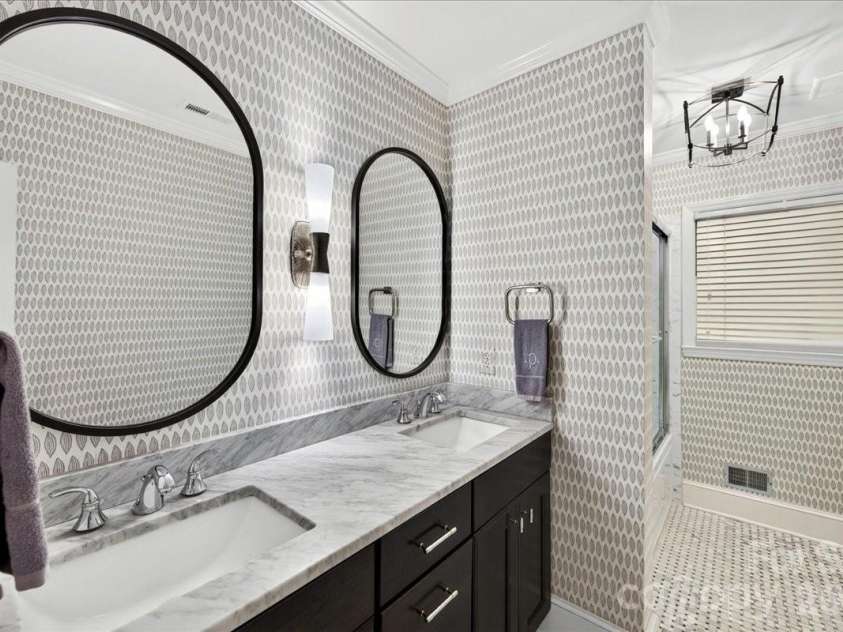 550 Manning Drive, Charlotte, NC 28209.  MLS# CAR4399971, YatesRealty ID 38126. 