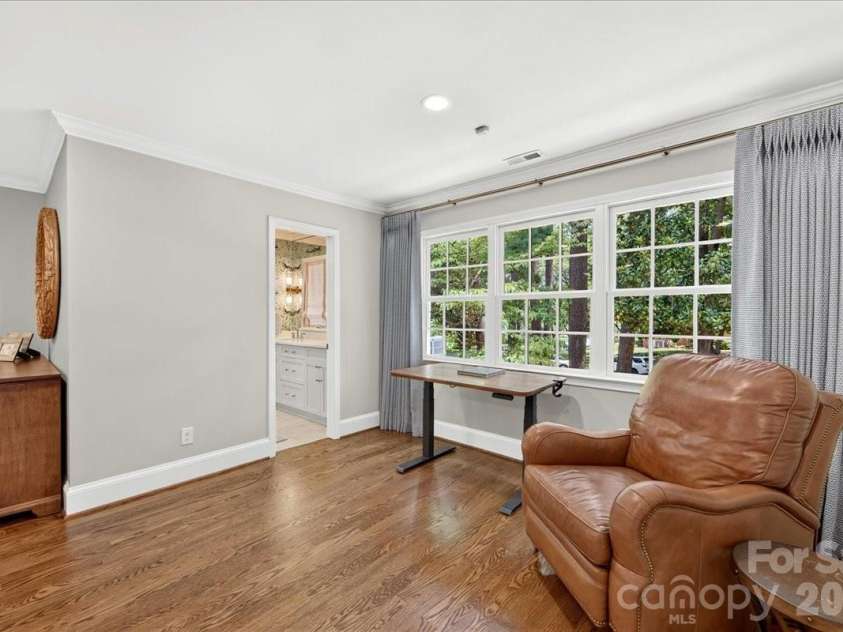 550 Manning Drive, Charlotte, NC 28209.  MLS# CAR4399971, YatesRealty ID 38126. 