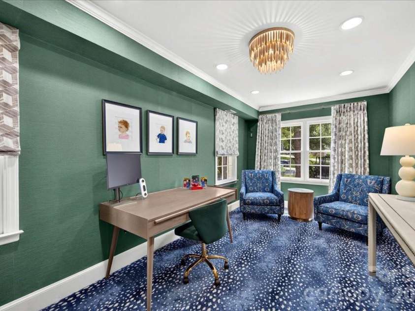 550 Manning Drive, Charlotte, NC 28209.  MLS# CAR4399971, YatesRealty ID 38126. 