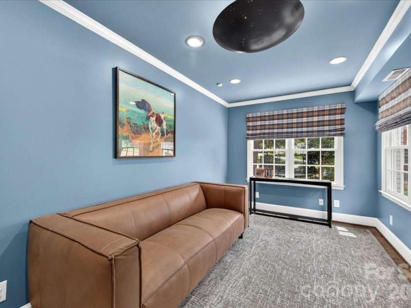 550 Manning Drive, Charlotte, NC 28209.  MLS# CAR4399971, YatesRealty ID 38126. 