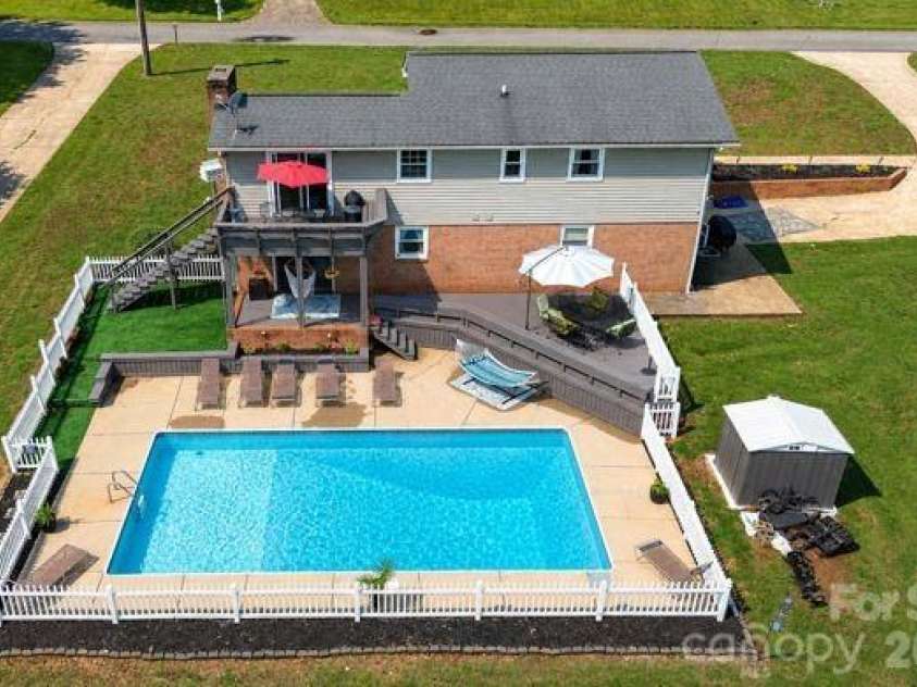 1984 Crestdale Lane, Newton, NC 28658.  MLS# CAR4385955, YatesRealty ID 38127. 