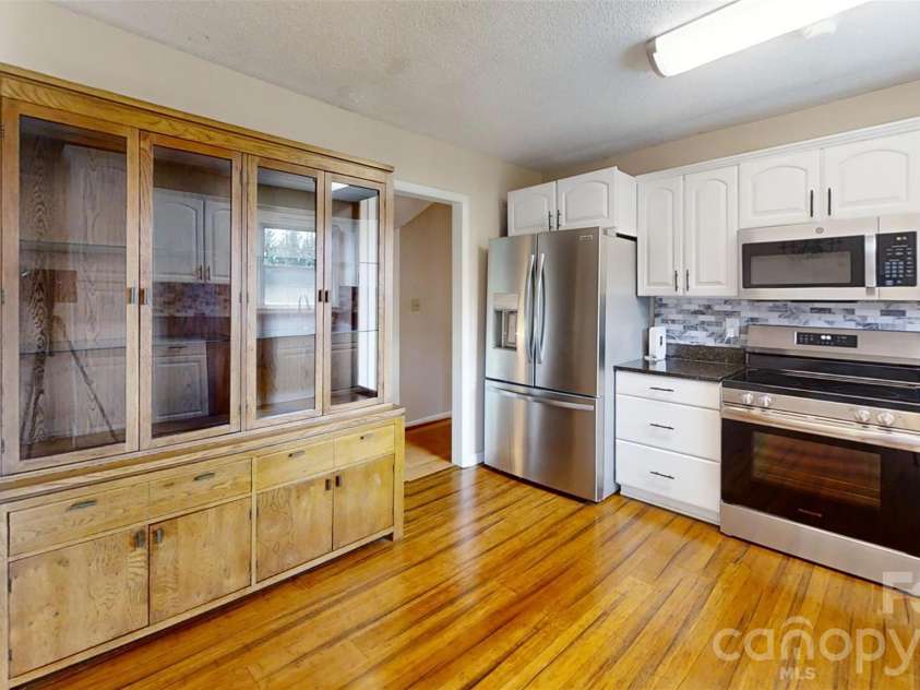 1984 Crestdale Lane, Newton, NC 28658.  MLS# CAR4385955, YatesRealty ID 38127. 