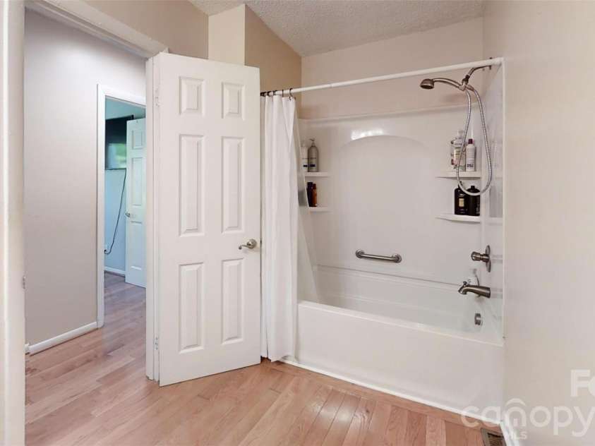 1984 Crestdale Lane, Newton, NC 28658.  MLS# CAR4385955, YatesRealty ID 38127. 