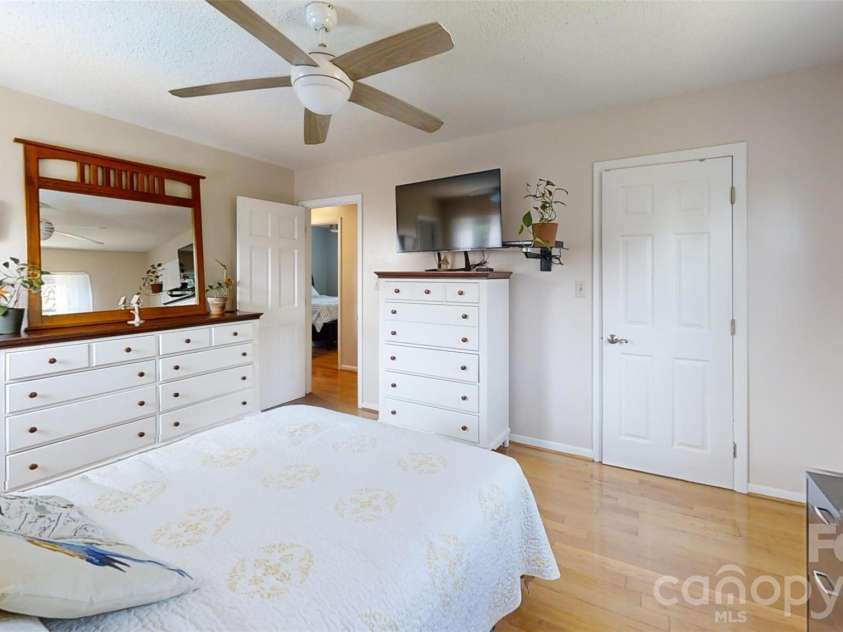 1984 Crestdale Lane, Newton, NC 28658.  MLS# CAR4385955, YatesRealty ID 38127. 