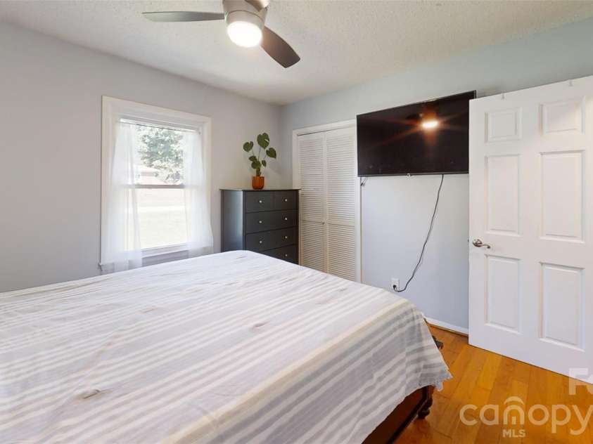 1984 Crestdale Lane, Newton, NC 28658.  MLS# CAR4385955, YatesRealty ID 38127. 