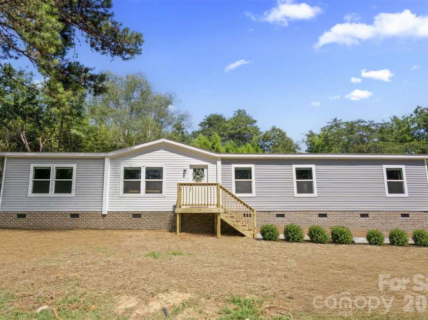 183 Louise Drive, Mooresville, NC 28115.  MLS# CAR4403448, YatesRealty ID 38128. 