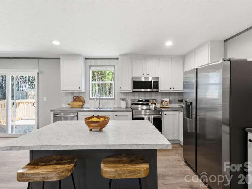 183 Louise Drive, Mooresville, NC 28115.  MLS# CAR4403448, YatesRealty ID 38128. 