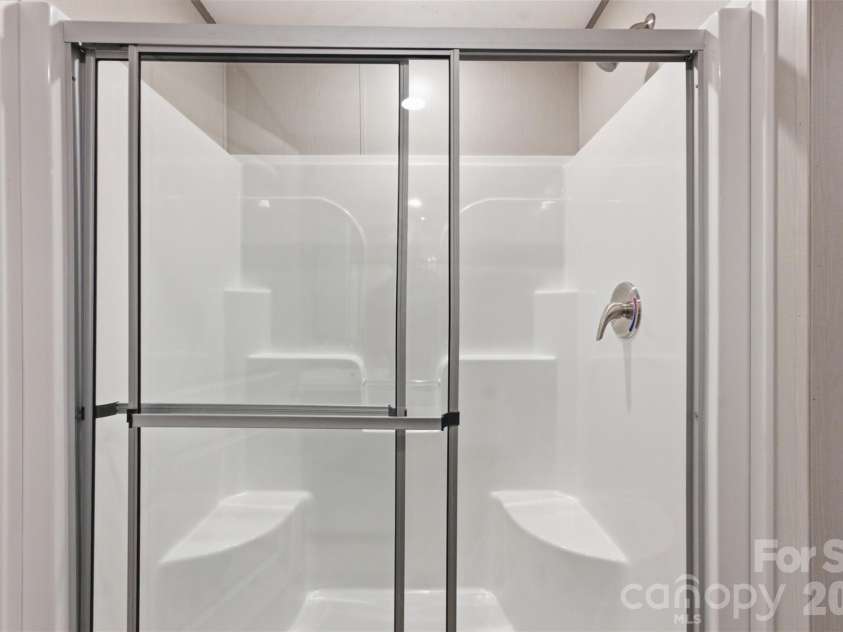 183 Louise Drive, Mooresville, NC 28115.  MLS# CAR4403448, YatesRealty ID 38128. 